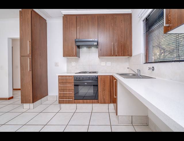 2 BEDROOM APARTMENT FOR SALE IN LONEHILL